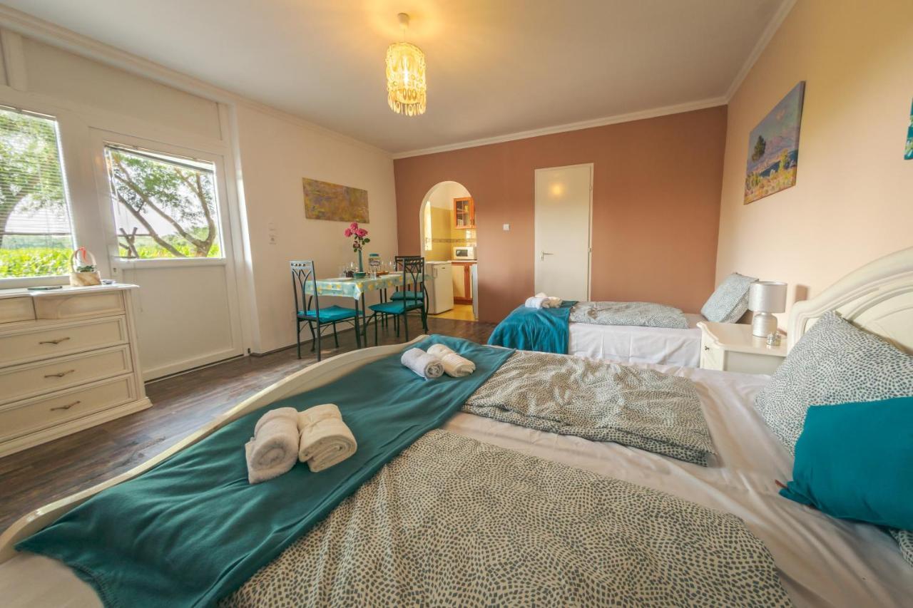 Linett Apartman Хайдусобосло Экстерьер фото
